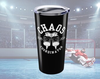 Coordinador del Caos Hockey Mom Tumbler: Team Manager Tumbler de 20 oz