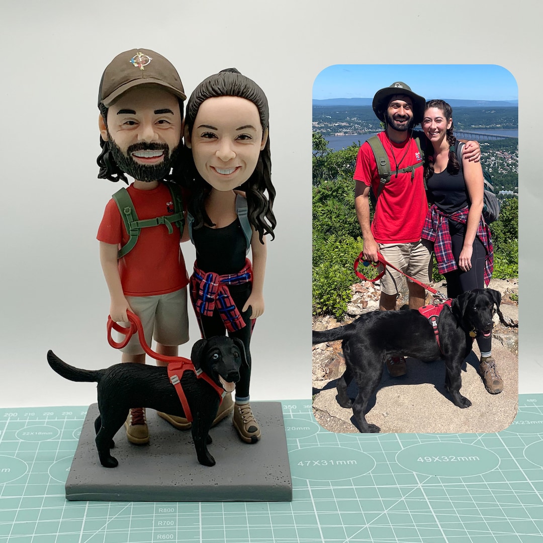 Sledding Couple Bobblehead - Luxury Romantic Keepsake main image 0