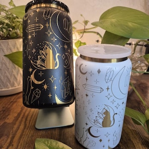 Gatos celestiales y cristales: vaso grabado de acero inoxidable chapado en oro de 16 oz con recubrimiento en polvo, color negro y blanco