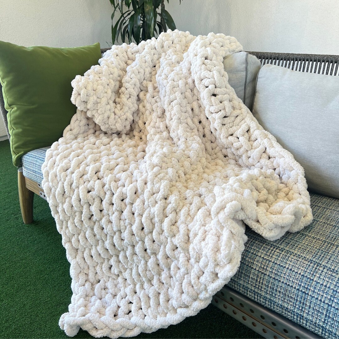 Chunky Knit Blanket, Hand Knit Blanket,, Chunky Yarn Blanket, Chunky