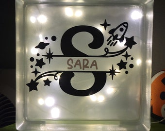Luz nocturna de bloque de vidrio, monograma, luz nocturna, bloque de vidrio de 8 x 8, regalo de boda, regalo de aniversario, regalo de ducha, bloque iluminado, favor de cumpleaños
