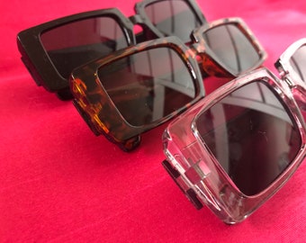 Square/ Rectangular framed sunglasses
