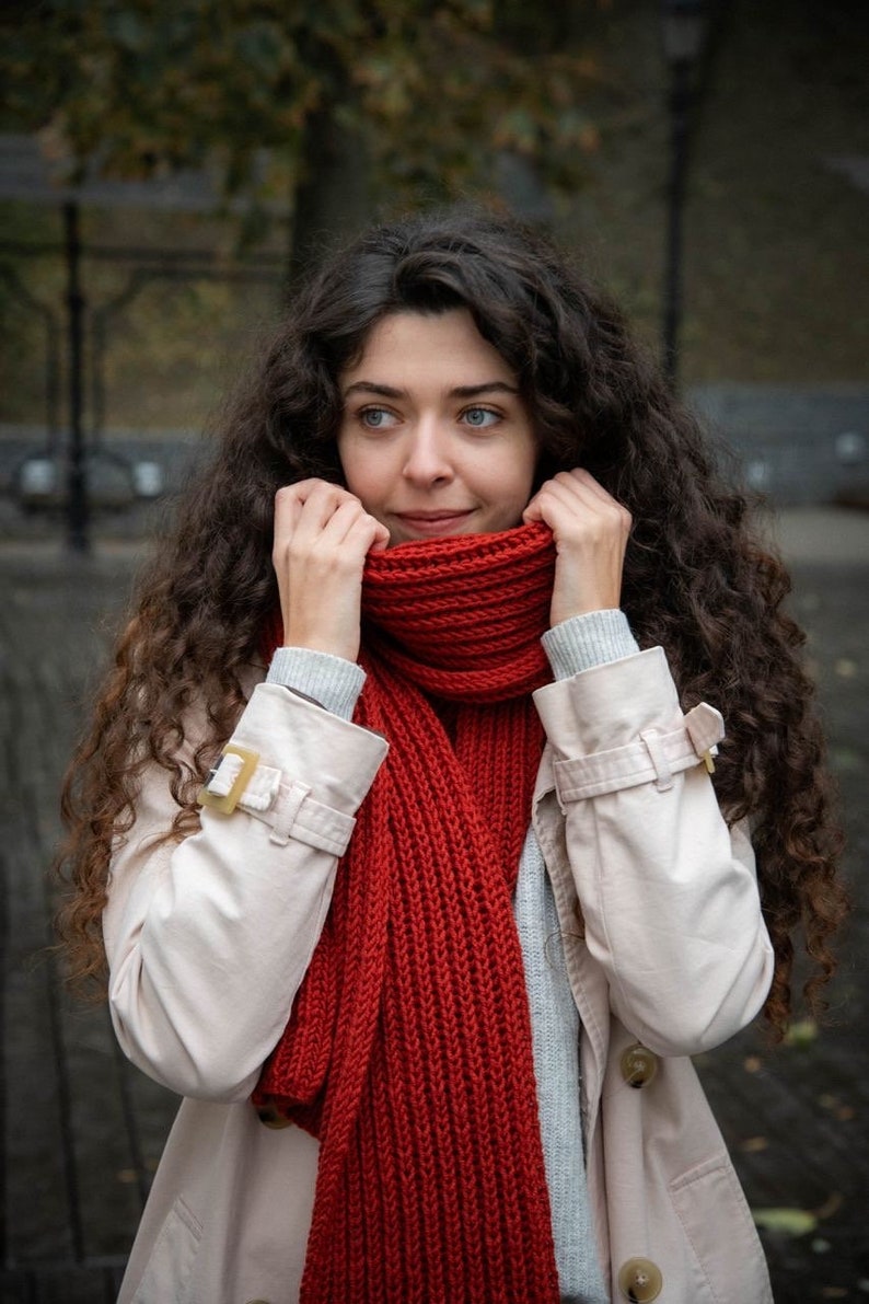Hand knitted minimalistic wool scarf unisex image 4