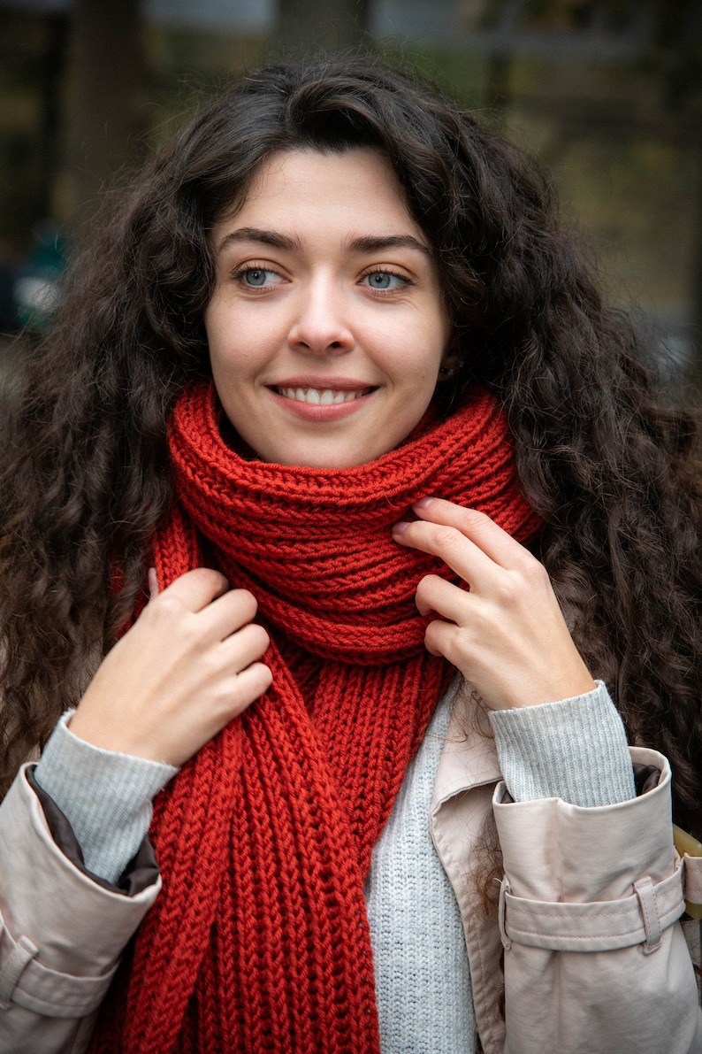 Hand knitted minimalistic wool scarf unisex image 1