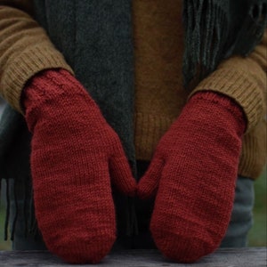 Hand knitted minimalistic wool gloves for women image 2