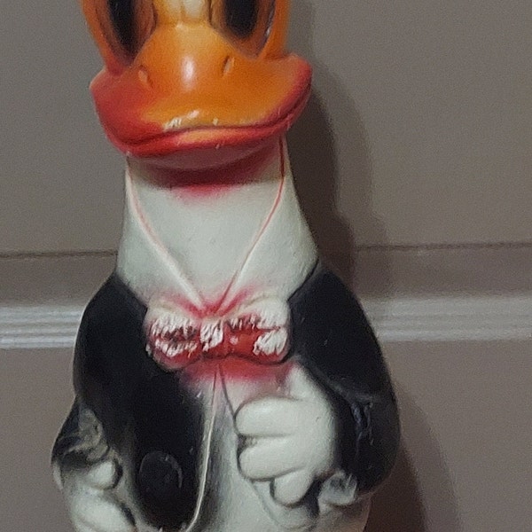 Rare Vintage Donald Duck Statue - 1950s Chalkware Collectible - Carnival Prize - Limited Edition Home Decor - Great Gift