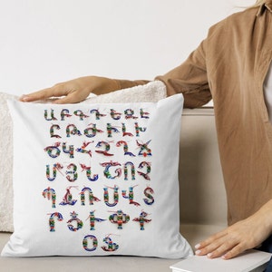 Kissenbezug mit armenischem Alphabet-Design | Wunderschöner Kissenbezug mit Trchnagir | Geschenk für armenischen Freund