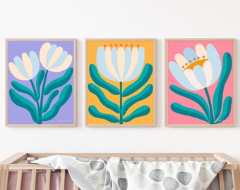 Semplici fiori moderni, arte della parete gialla, rosa e viola, illustrazione di fiori, decorazioni colorate, stampa allegra, illustrazioni di fiori bianchi