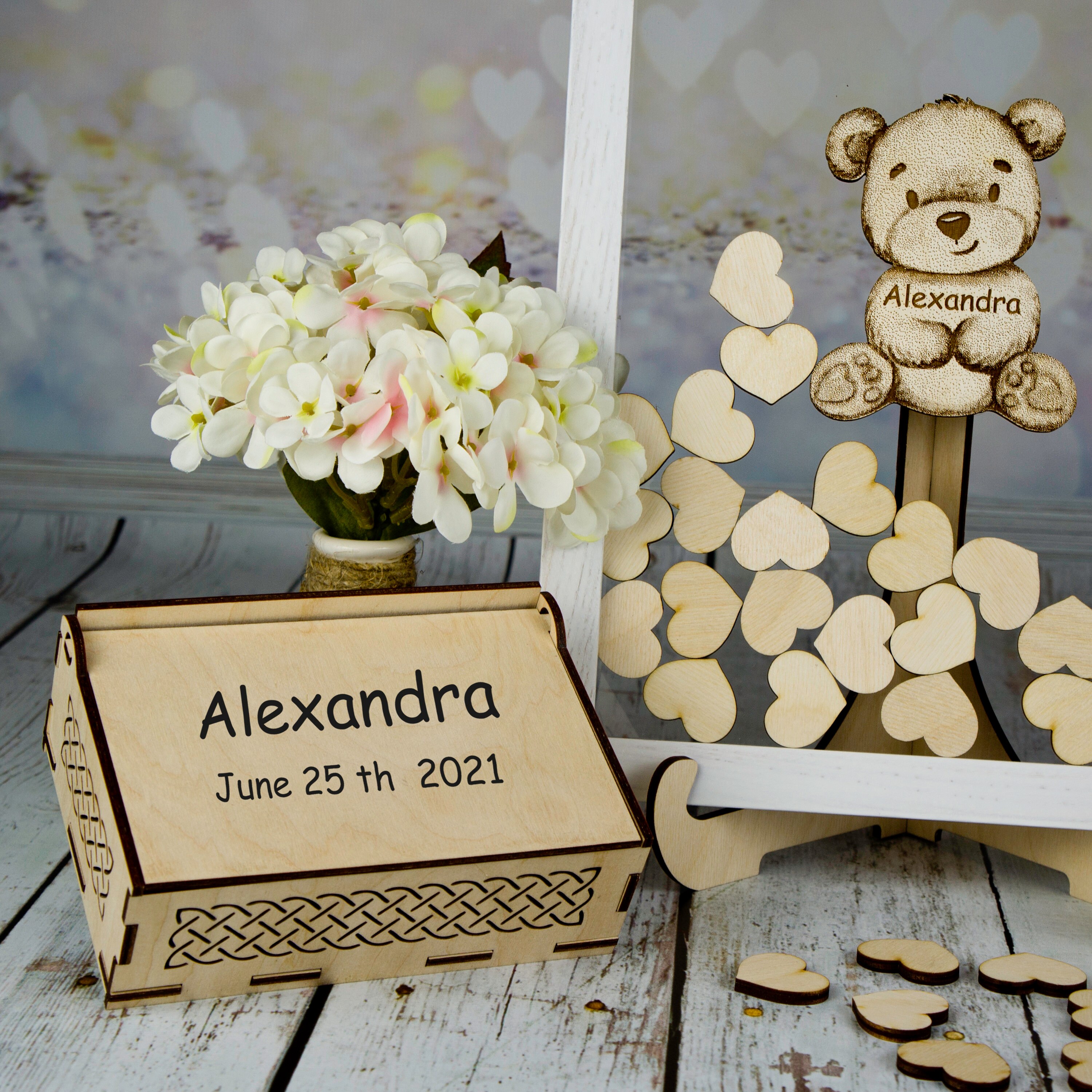 Livre D'or Original Pour Baby Shower - Cadre Photo Ours En Bois Avec 30 Cœurs En Bois - Dimensions 19,9x10,6x34 Cm - Souvenir De Grossesse, Mariage, Anniversaire