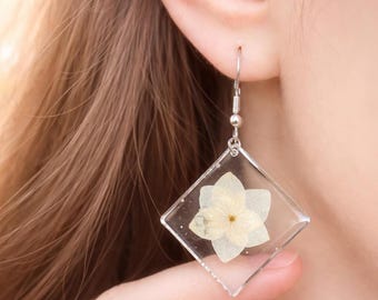 Pendientes de flores para damas de honor, joyería botánica para bodas, pendientes de resina con flores naturales, pendientes elegantes y llamativos, regalo para damas de honor.