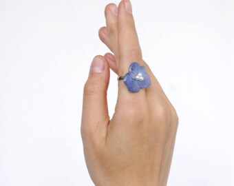 Anillo de hortensia azul auténtica, anillo de resina con flores prensadas, joyería ajustable inspirada en la naturaleza botánica.