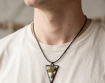 Collar talismán para hombre, colgante de piedra natural del lago de Como, amuleto de geometría sagrada, collar de protección, regalo para novio.