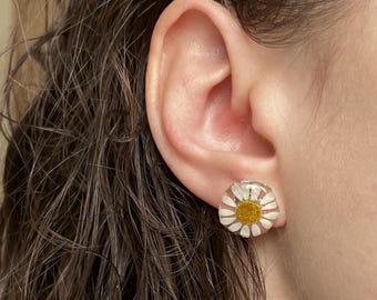 Pendientes de margaritas, joyería de flores reales, regalo para el día del santo, pendientes de resina con flores prensadas, joyería inspirada en la naturaleza, joyería de margaritas hecha a mano.