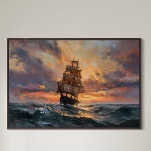 Op de afbeelding: Een ingelijst schilderij toont een zeilschip op een woelige zee bij zonsondergang. De lucht is gevuld met dramatische wolken in tinten oranje, geel en paars. De silhouet van het schip steekt af tegen de vurige horizon.