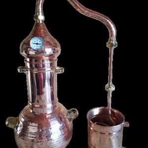 Alambic Distillateur d'huiles essentielles en cuivre avec serpentine de  condensation en verre. capacité 1 litre -  France