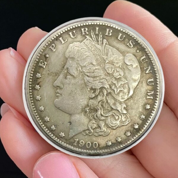 US 1900 Morgan coin one dollar commemorative coin