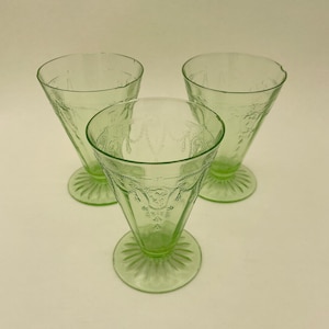 Set of 3 Vintage Anchor Hocking Uranium Glass Juice Tumblers, Cameo Pattern, 1930s Depression Glass, Vaseline Glass, Green Glowing Glass