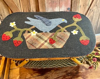 Vintage Picnic Basket w/Wool Applique