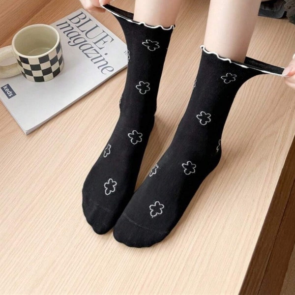 Women's Vintage Ruffle Frilly Cute Lace Trim Socks Floral Patterned Teen Girls Pretty Socks  Lettuce Novelty Breathable Comfort Socks