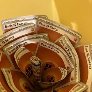 Fighting Roses Pokémon-kaart Bloemen Geschenken Cosplay Prop Decor Verjaardag Jubileum Huwelijk Feestdagen Viering PRIJS PER ROOS