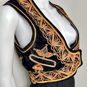 Chaleco corto de terciopelo bordado estilo bohemio afgano vintage de los años 60 imagen 8