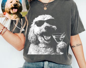 Comfort Colors® Maglietta divertente personalizzata con cane che beve Martini, maglietta personalizzata con foto del cane, maglietta per la mamma di un cane, maglietta con grafica divertente del cane, regalo divertente per gli amanti dei cani