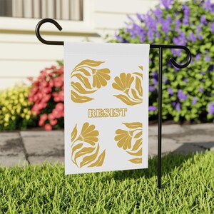 Floral Resist Garden Banner - Anti-Trump Flag, Pro Women&#39;s Rights Yard Flag , Retro Boho Resistance Garden Flag