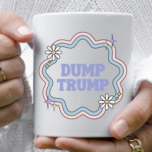 Retro Dump Trump Tasse Niedliche lustige Anti MAGA Tasse MAGA ist ein Kult Anti Trump Merch FDT Nettes Politisches Geschenk Politisches Geschenk für Freund Feministische Tasse
