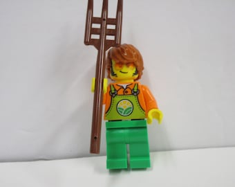 1 Lego Farmer with Pitchfork Minifigure