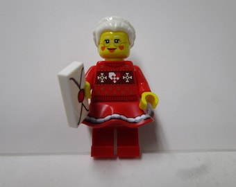 Lego Mrs Claus Minifigure