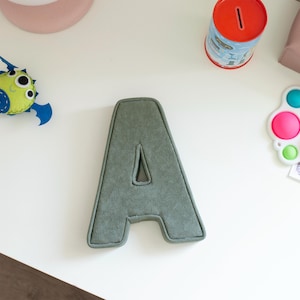 Letras de veludo cotelê com nome personalizado - Decoração de berçário, presente para bebê, presente de batizado, presente de chá de bebê, decoração de parede e prateleira, arte de parede de berçário