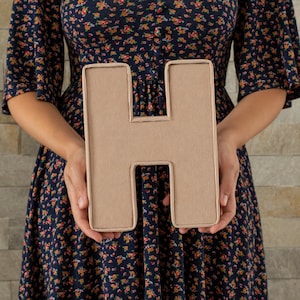 Letras de pana de tela personalizadas: decoración de guardería, regalo de nacimiento, regalo de bautismo, decoración de paredes y estantes, anuncio de embarazo y revelación de nacimiento