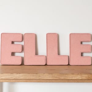 Letras de veludo cotelê de tecido personalizadas - Decoração de berçário, presente para bebê, presente de batizado, presente de chá de bebê, decoração de parede, arte de parede de berçário, nome personalizado