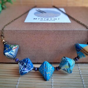 Collana con figura origami, collana di carta, ciondolo di carta, collana per tutte le occasioni, regalo di carta per anniversario