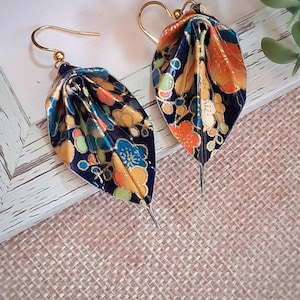 Orecchini di carta origami, foglia con carta giapponese floreale, regalo di carta per anniversario, gioielli di carta artigianale