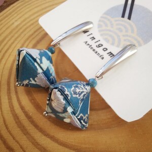 Orecchini di carta origami, orecchino giapponese con motivi floreali blu, orecchino ipoallergenico, regalo di carta per Natale
