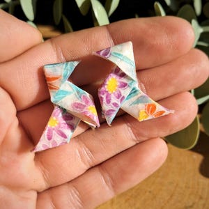 Orecchini a farfalla o a cocotte di carta, orecchini di carta giapponese, orecchini a bottone con animali origami, orecchini per anniversario