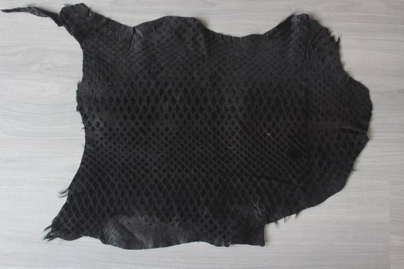 Black Sheep Leather , Printed Sheep Leather , Raw Leather For DIY Projects / Z-4  / 19x25 inches