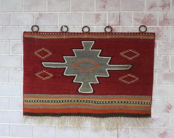 Roter Wandteppich, Wandbehang im Azteken-Stil, Ethnischer Wandteppich / WH-871 / 23x35 inches