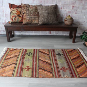 Small Ethnic Rug, 2&#39;6&#39;&#39;x5&#39;  Striped Kilim Rug, Bohemian Door Mat, Fringed Boho Kilim Rug / Z-59 / 31x60 inches
