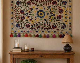 Suzani Tapisserie, Gestickter ethnischer Wandteppich, Boho Wandbehang / WH-577