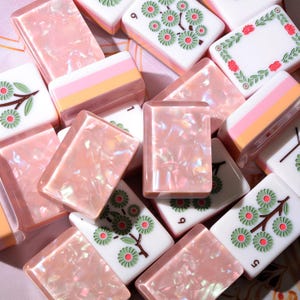 Różowy perłowy zestaw do gry w mahjonga w stylu amerykańskim, akrylowe płytki z różowego kwarcu, pastelowa gra w kwiaty, 160 płytek, prezent dla miłośników i kolekcjonerów mahjonga