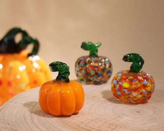 手吹きオレンジガラスかぼちゃ：ハロウィン装飾置物 - Etsy 日本
