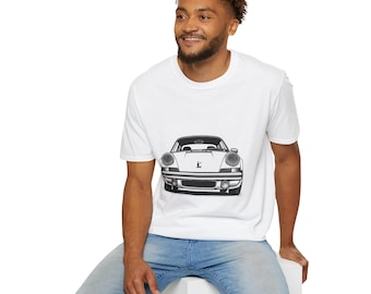 Puede incluir: Una camiseta blanca con una ilustración en blanco y negro de un coche Porsche clásico.