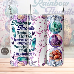 Puede incluir: Un vaso de acero inoxidable blanco con un diseño colorido que presenta cristales de fluorita arcoíris, corazones y el texto "Rainbow Fluorite Balances Chakras Harmonizes Emotions Promotes Intuition & Inspiration".
