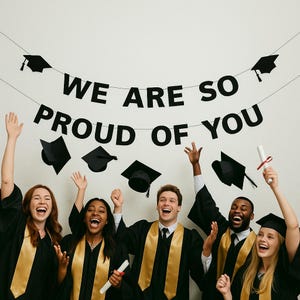 Estamos muy orgullosos de ti – Pancarta de letras negras