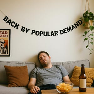 De vuelta por demanda popular – Black Letters Banner