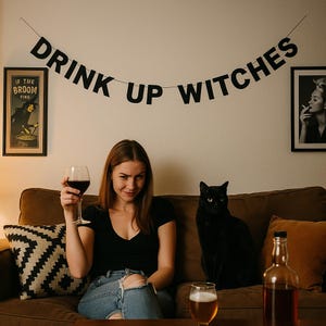 ¡BRUJAS, BEBE! – Pancarta de letras negras