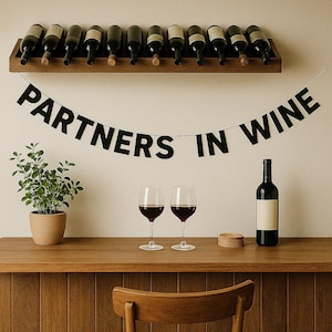 SOCIOS EN EL VINO – Banner en letras negras