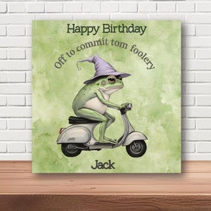 Carte d'anniversaire personnalisée - Grenouille rigolote sur un scooter - Joyeux anniversaire Tom Foolery